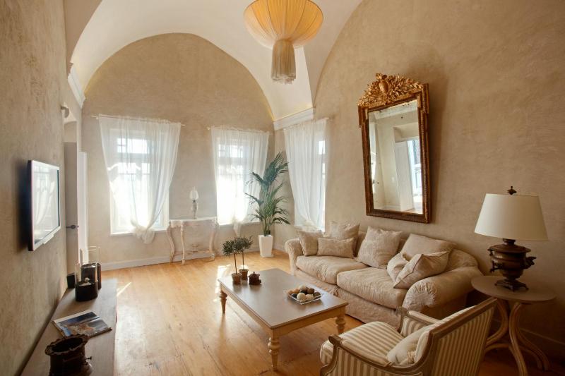 Luxurious 4 Bedroom Villa With Panoramic Sunset View & Shaded Outdoor Jacuzzi image 4