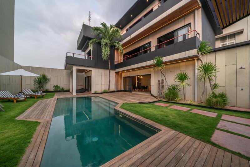 Sunset Berawa - Exclusive Modern 4BR Villa in Central Canggu! - image 50