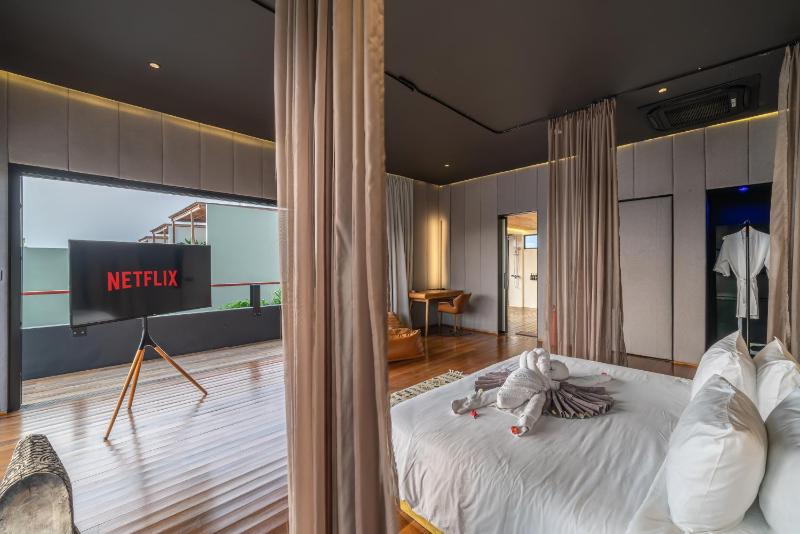 Sunset Berawa - Exclusive Modern 4BR Villa in Central Canggu! - image 14