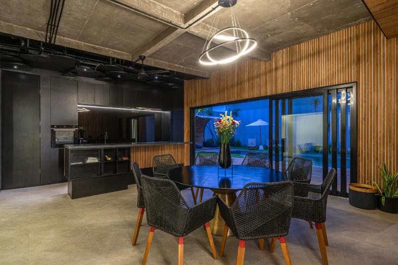 Sunset Berawa - Exclusive Modern 4BR Villa in Central Canggu! - image 38