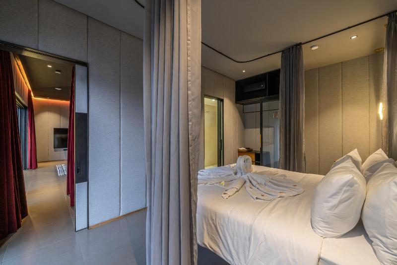 Sunset Berawa - Exclusive Modern 4BR Villa in Central Canggu! - image 47