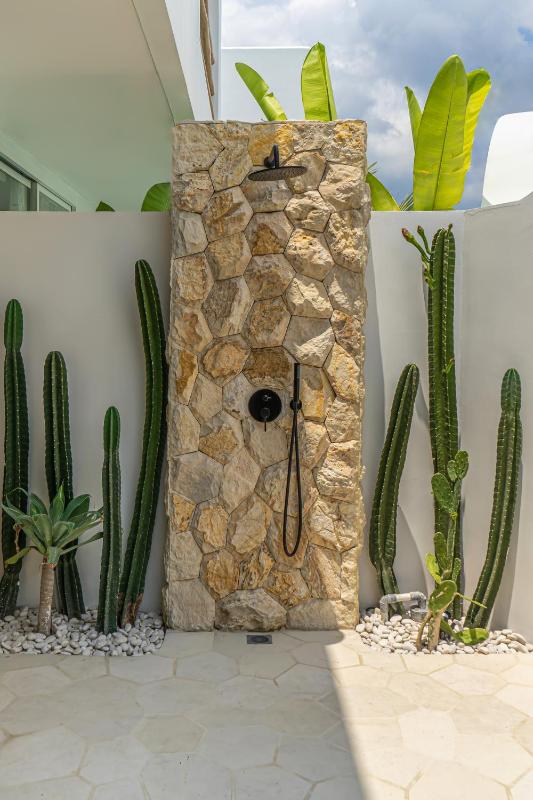 Las Casas - BRAND NEW! Chic 1-Bedroom Villa in Heart of Canggu - image 31