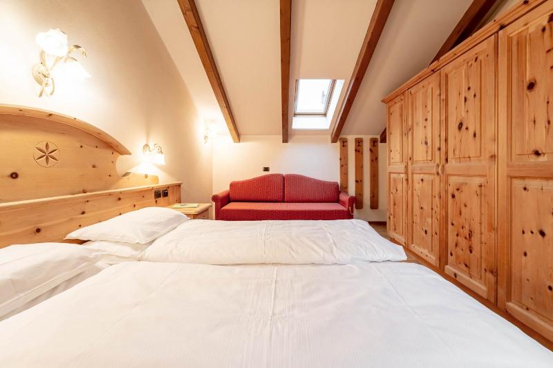 Classic Triple Room image 3