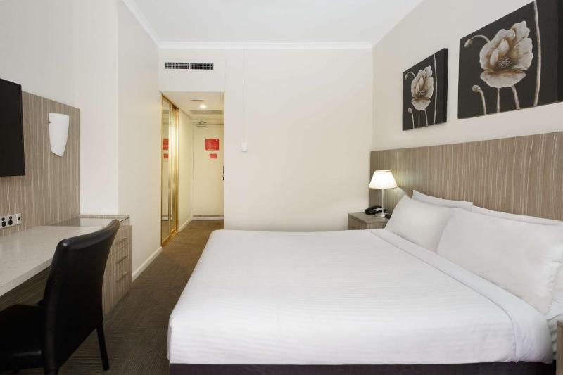 Deluxe Double Room image 2