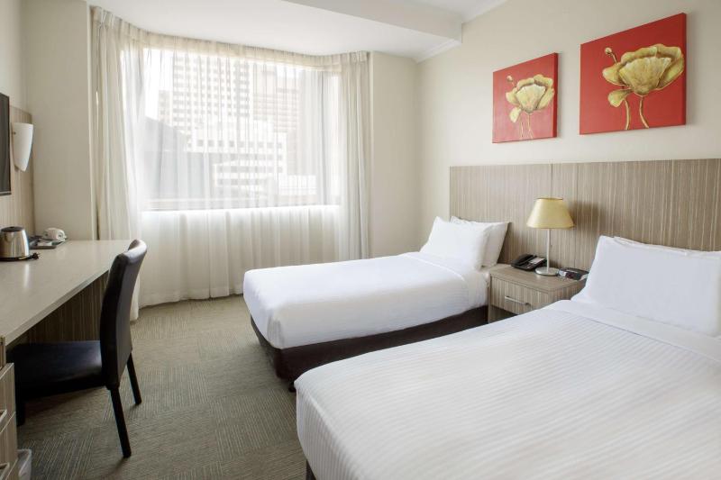Superior Twin Room image 1