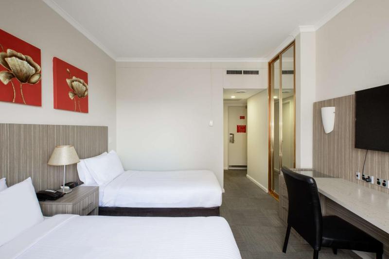 Superior Twin Room image 2
