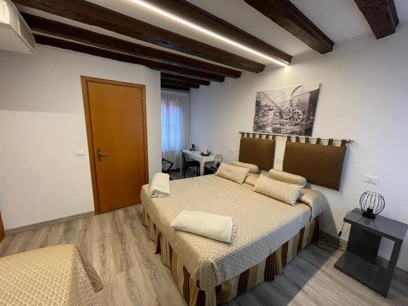 Triple Room image 3