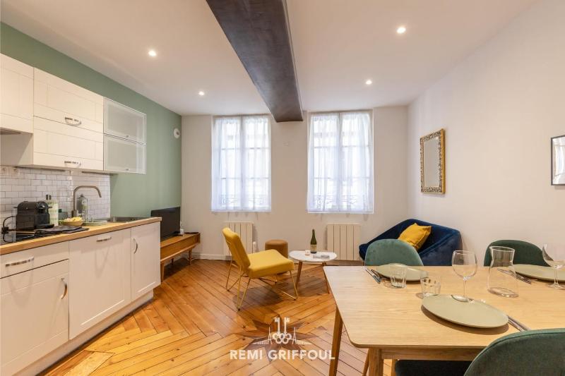 Le Bois Bleu - 1st Floor - City Center - image 1