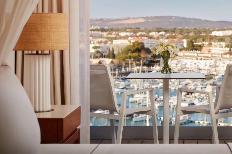 Superior Double or Twin Room with Marina View image 3
