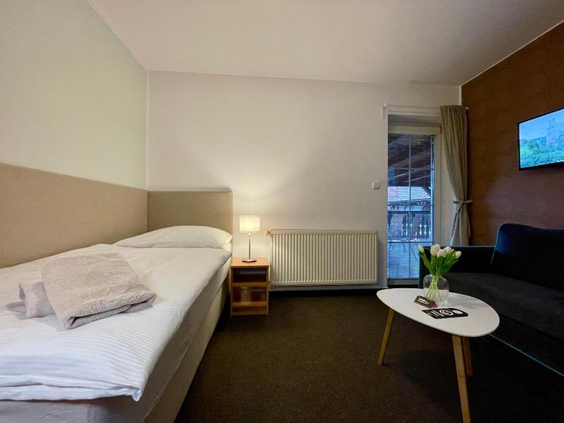Single Room image 4