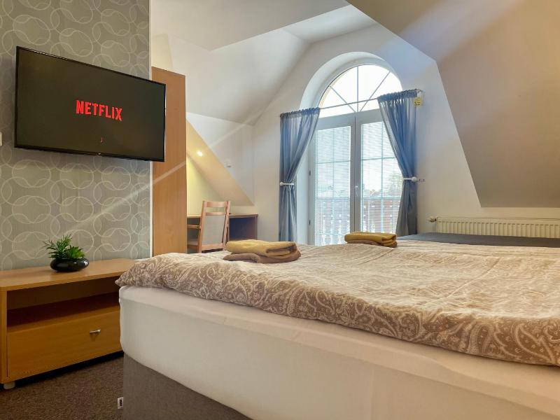 Double Room image 4