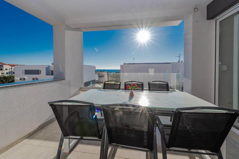 Jozy 1 sea view modern apartment - image 8