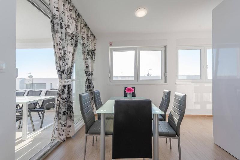 Jozy 1 sea view modern apartment - image 5