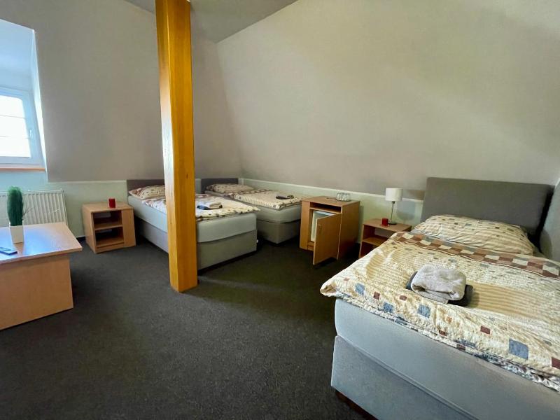 Classic Triple Room image 1