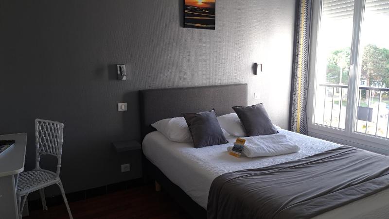 Double Room image 2