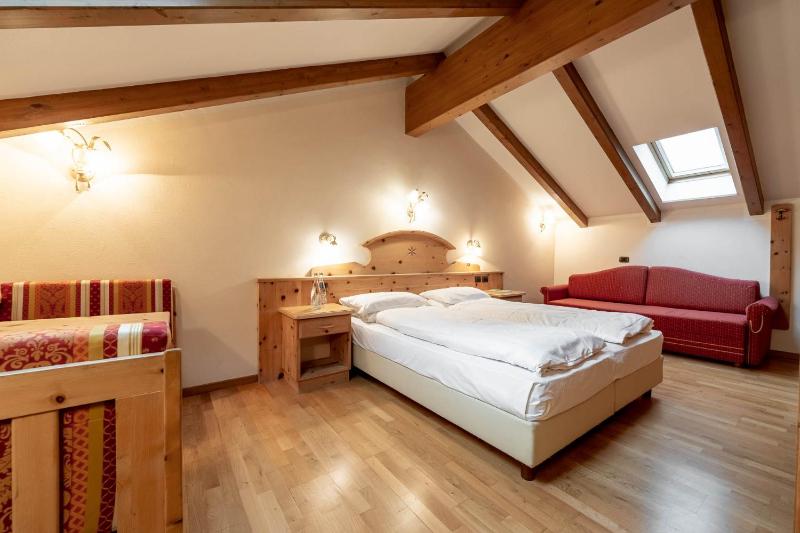 Classic Triple Room image 1