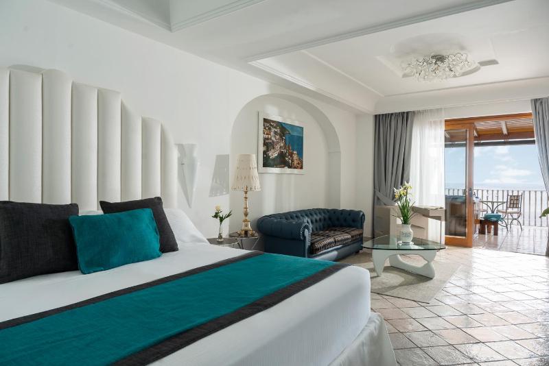 Hotel Eden Roc Suites - image 15