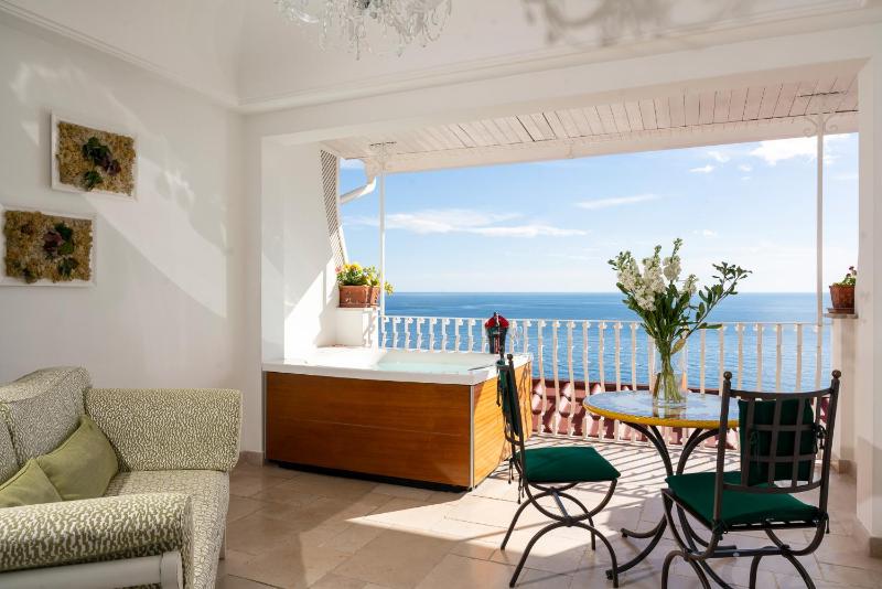 Hotel Eden Roc Suites - image 34