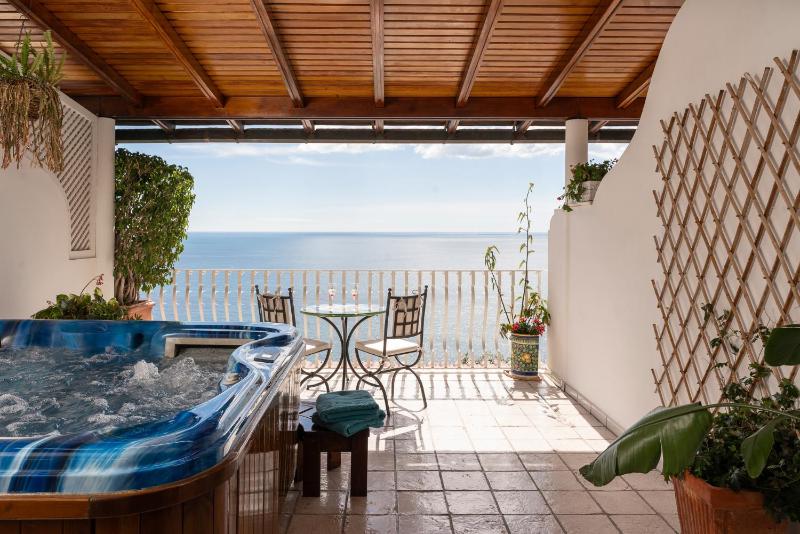 Hotel Eden Roc Suites - image 31