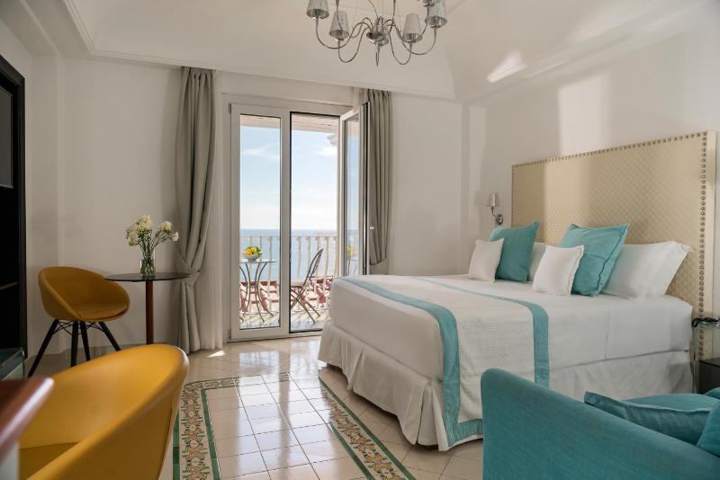 Hotel Eden Roc Suites - image 36