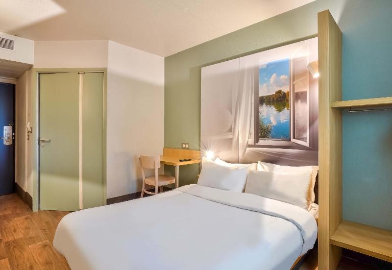 Double Room - Disability Access image 4