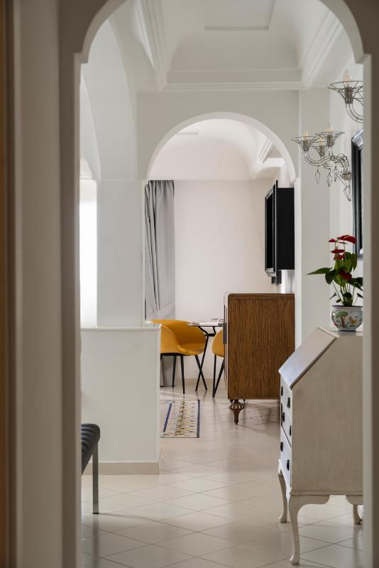 Hotel Eden Roc Suites - image 42