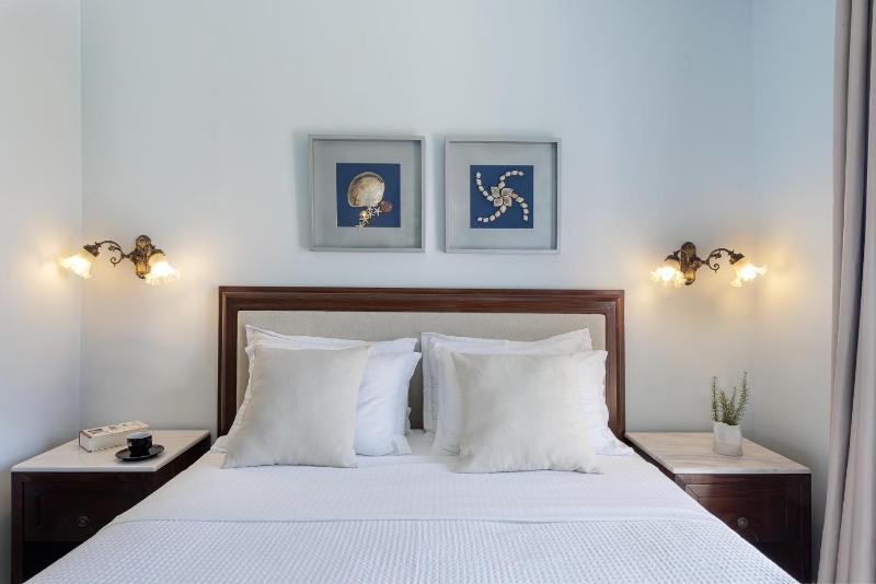 Double or Twin Room with Side Sea View image 1