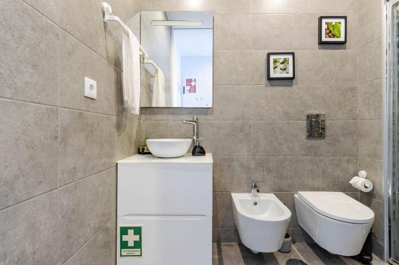Host Wise - Amadeo Apartments - image 48