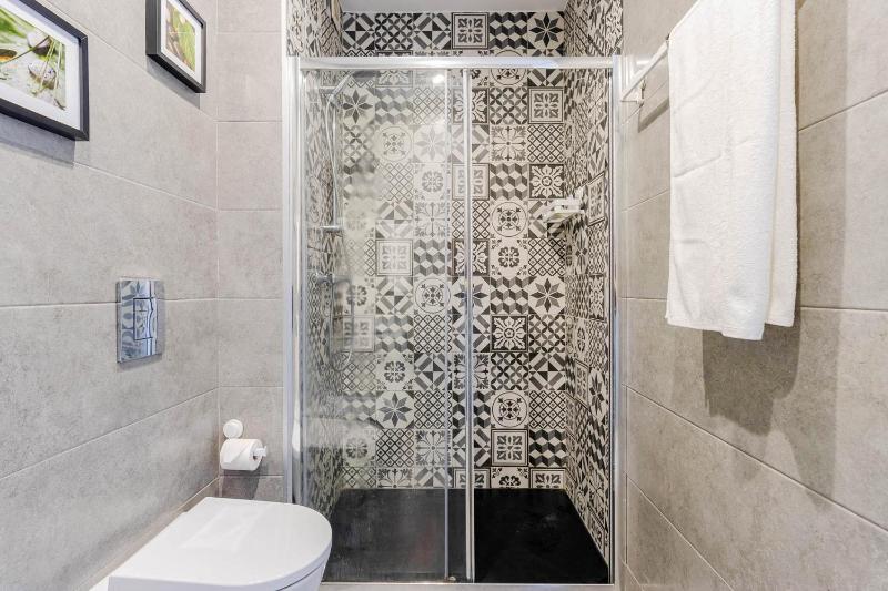 Host Wise - Amadeo Apartments - image 23