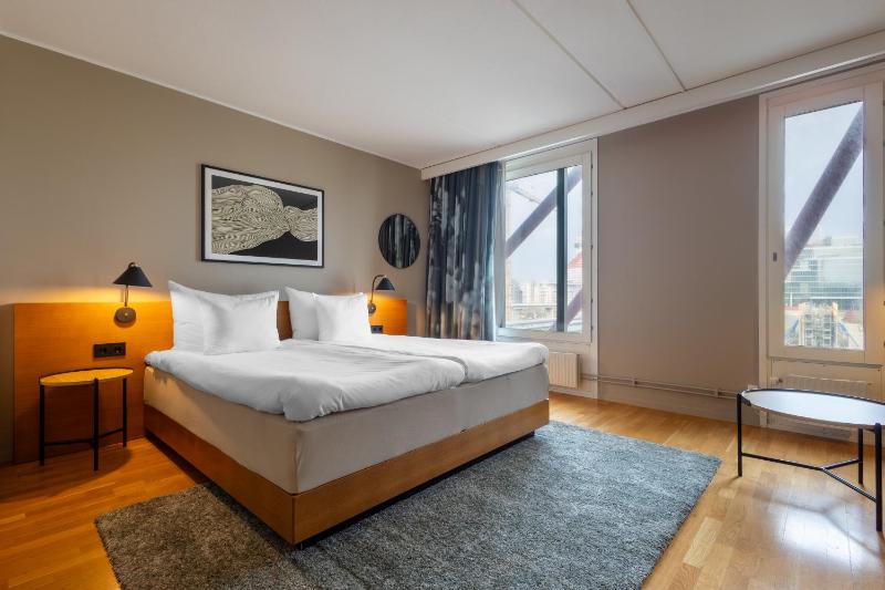 King Room with Sofa Bed image 4