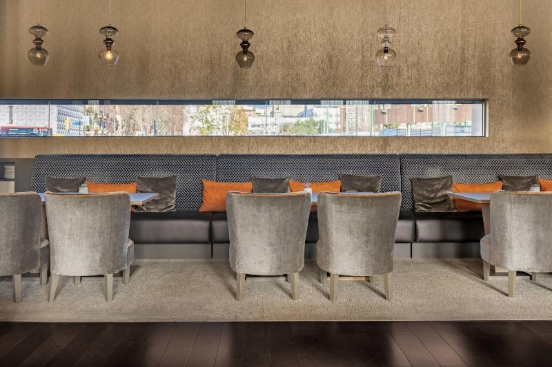 AC Hotel Sants - image 11