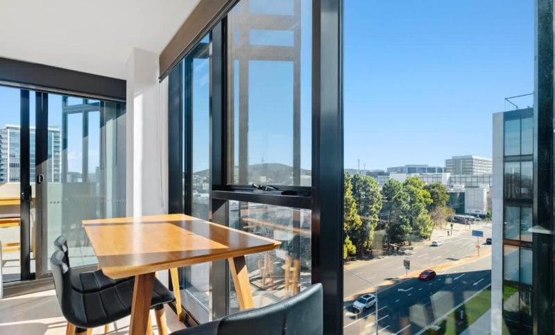 City-Views-Stylish-2bed2bath - image 5