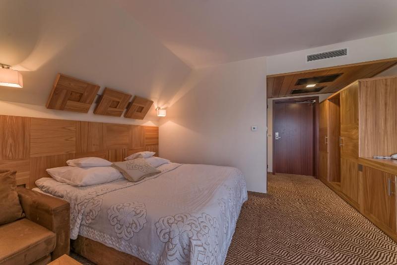 Double Room image 3