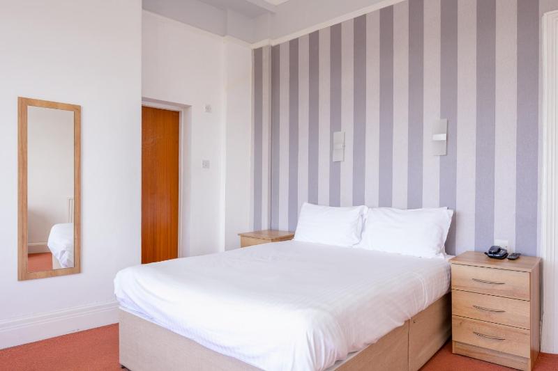 Double Room with Sea View image 3