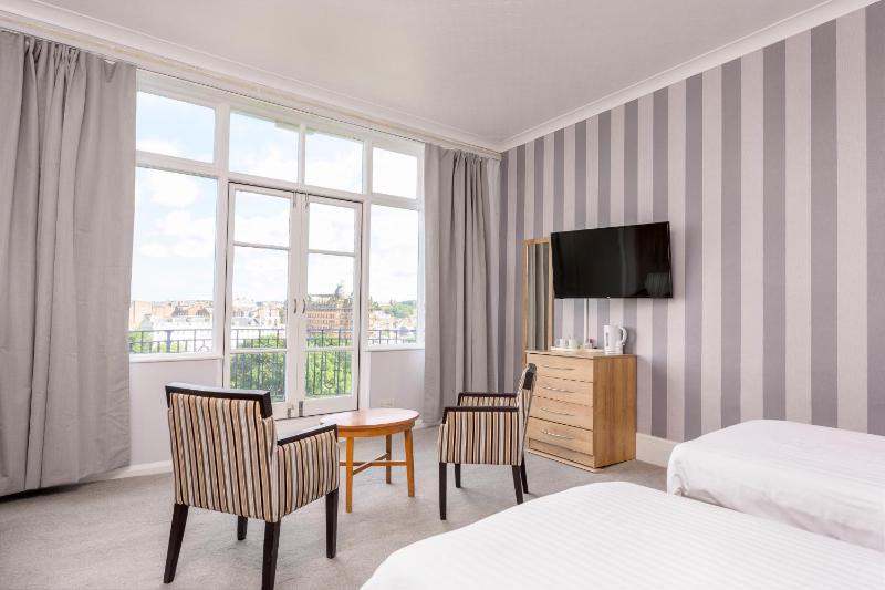 Twin Room with Sea View image 1