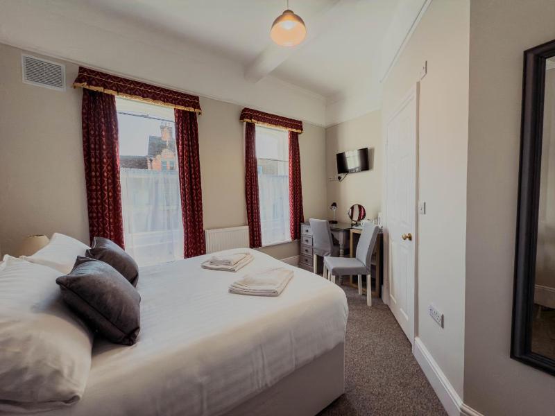 Double Room image 3