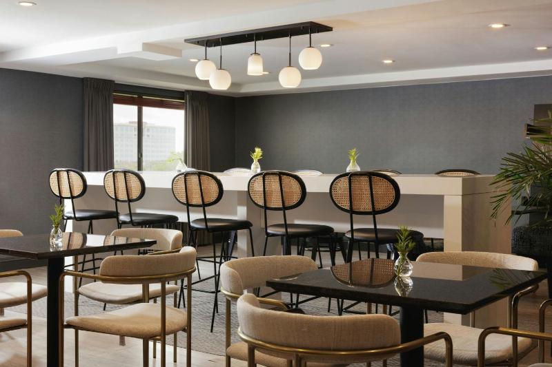 King Room with Concierge Lounge Access - Top Floor image 2