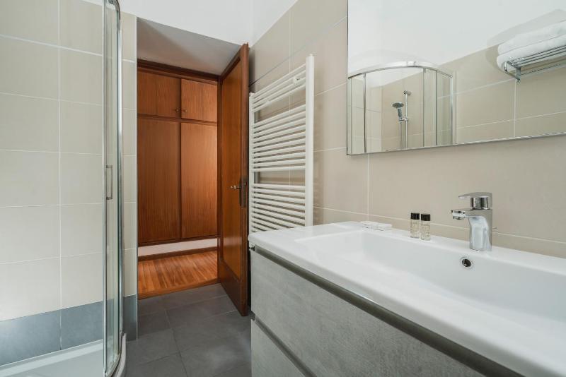 Two-Bedroom Apartment with Canal View - Annex  image 3