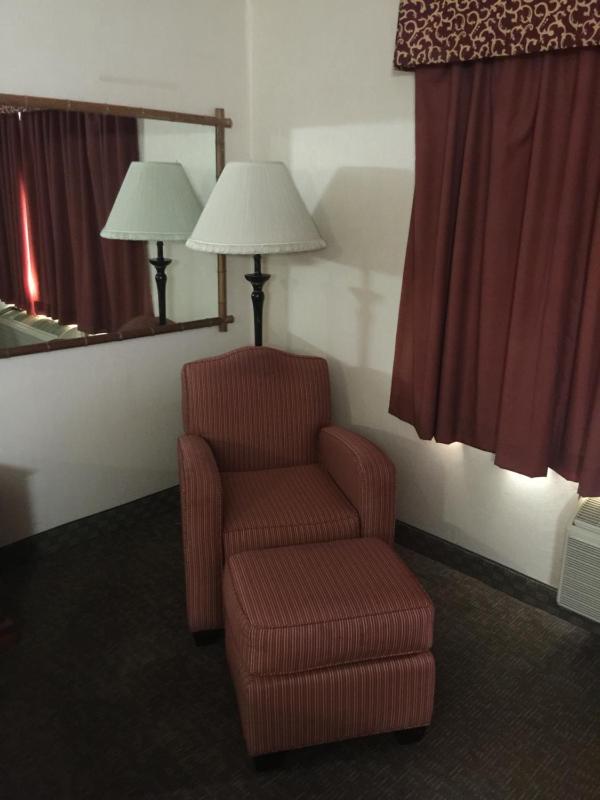 King Room - Non-Smoking image 2