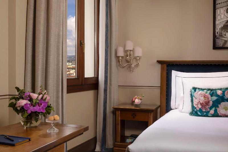 Premium Double or Twin Room with View image 4