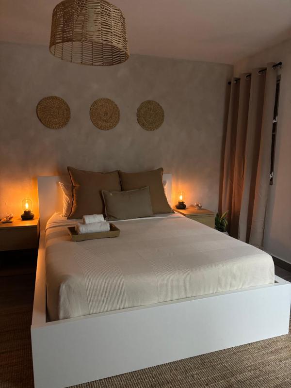 One-Bedroom Apartment image 3