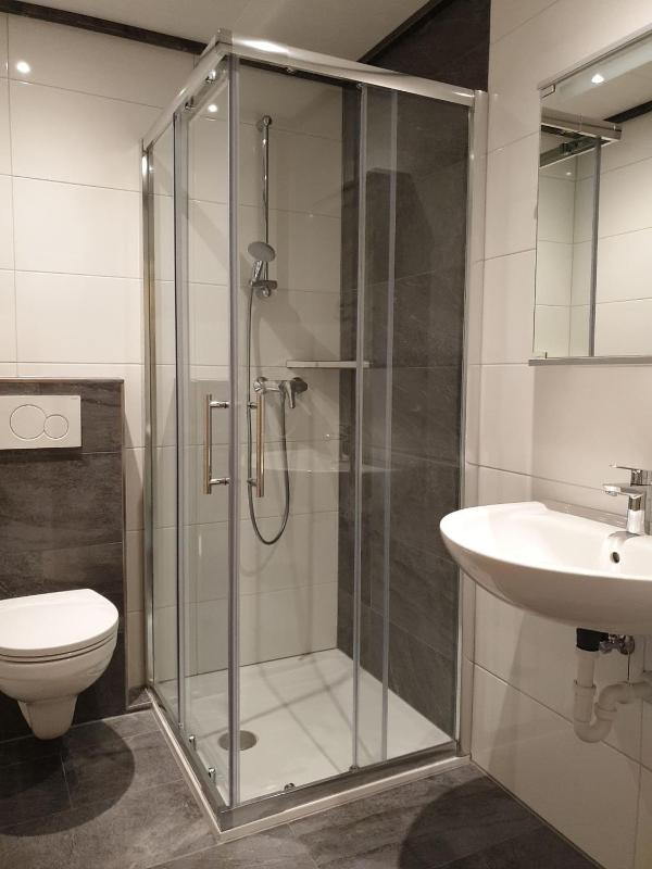Standard Double Room image 4