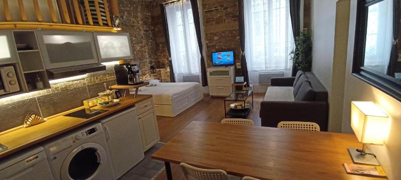 Deluxe Apartment image 1