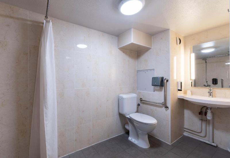 Double Room - Disability Access image 4