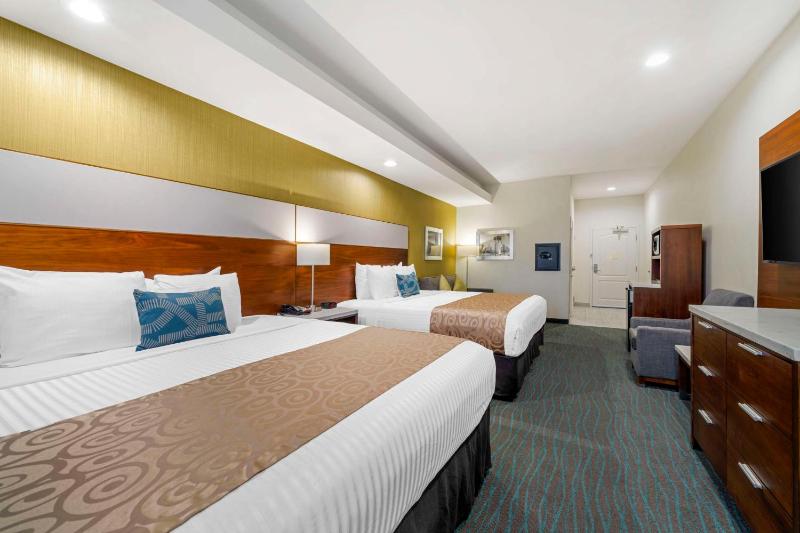 King Room with Two King Beds - Non-Smoking image 3