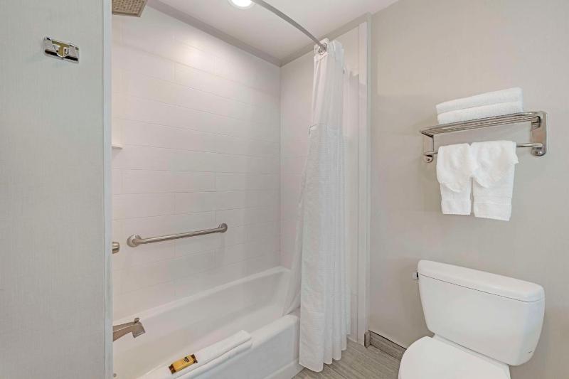 King Room with Two King Beds - Non-Smoking image 2