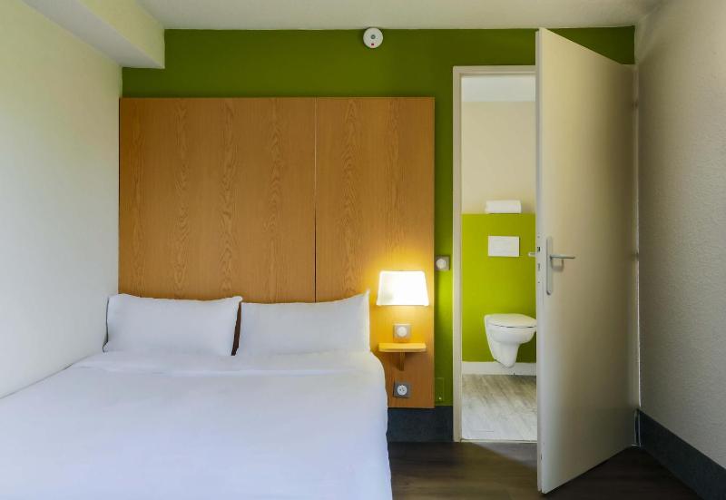 Double Room - Disability Access image 1