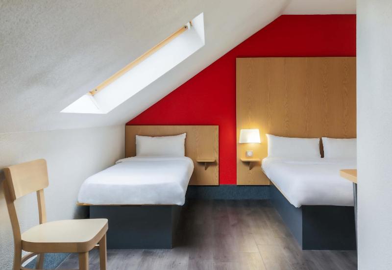 Quadruple Room image 4