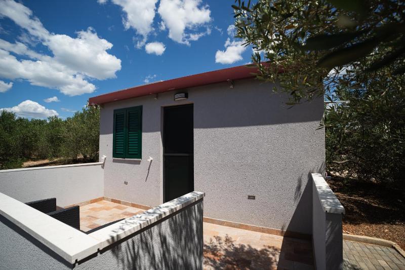 Family-friendly apartments with swimming pool Cove Modrave Sibenik - 20191 - image 24