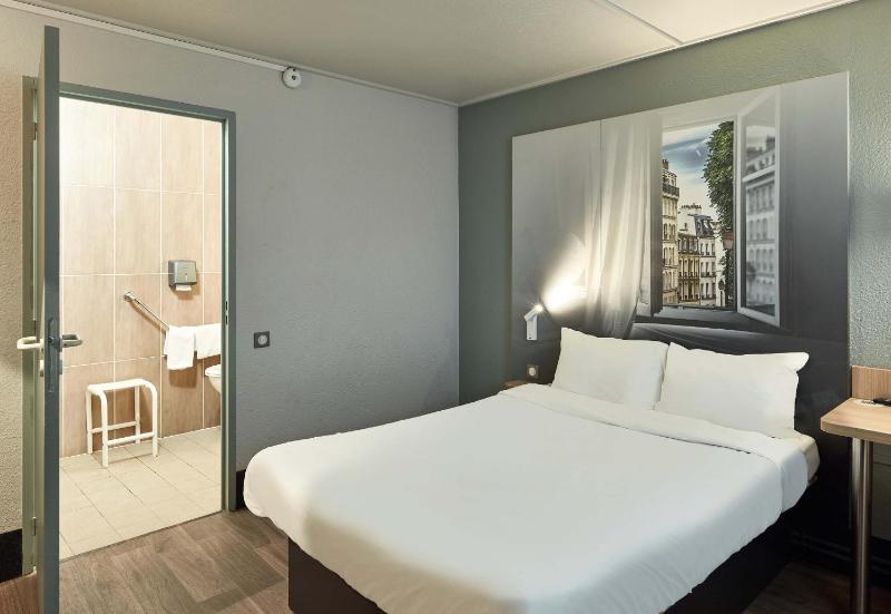 Double Room - Disability Access image 1
